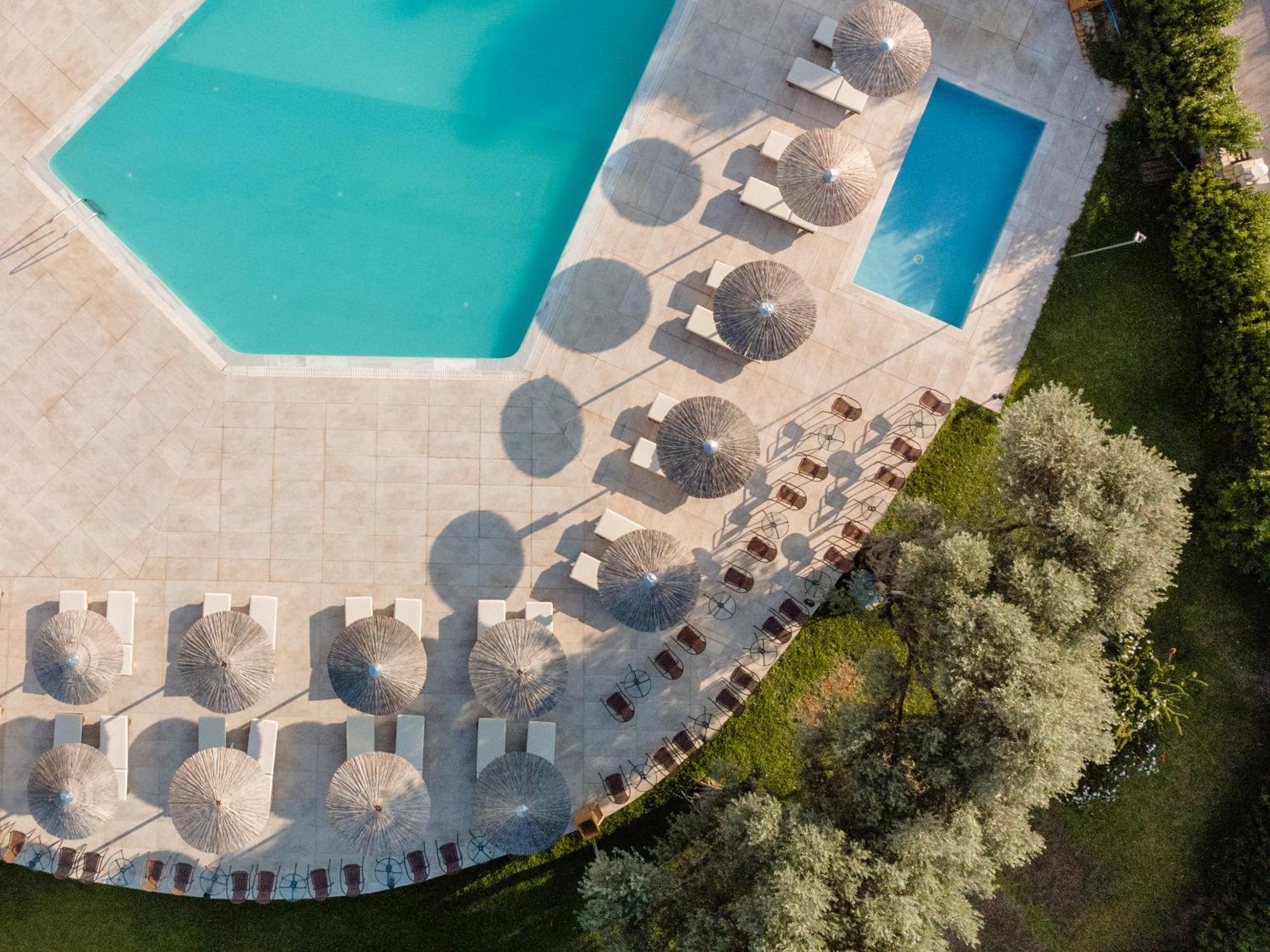 Evia Riviera Resort 아마린토스 외부 사진